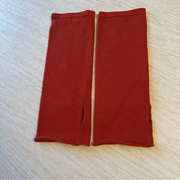 Knit wrist warmers terracotta in color - Picture 3 of 7